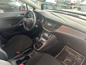 Car image 12