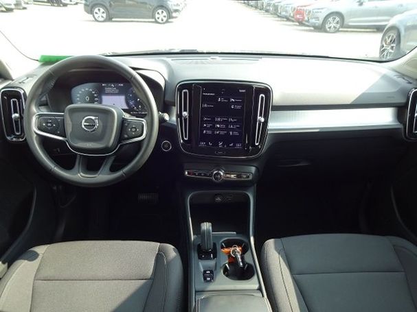 Volvo XC40 B4 Momentum Pro 145 kW image number 5