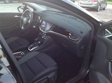 Car image 11