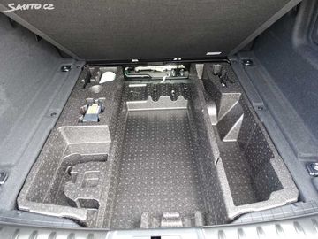 Car image 36