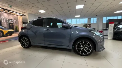 Car image 4