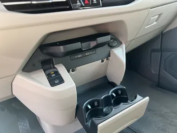 Car image 41