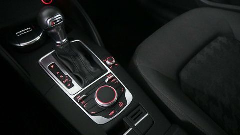 Car image 33