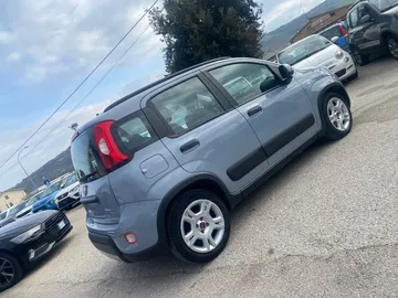 Car image 15
