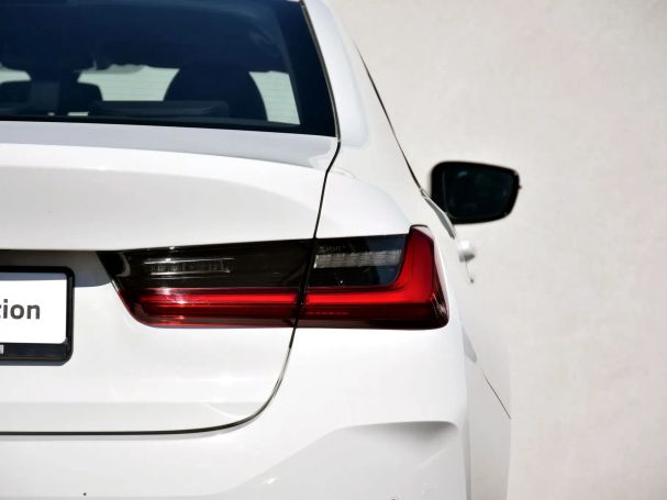 BMW 320i Advantage 135 kW image number 7