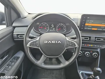 Car image 30