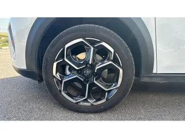 Car image 34