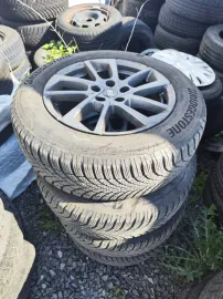 Car image 30