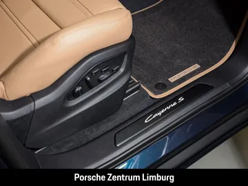 Car image 36