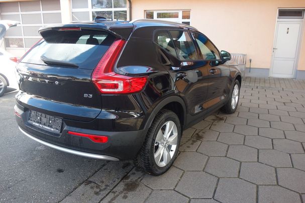 Volvo XC40 Core 120 kW image number 3