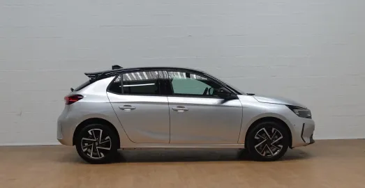 Car image 4