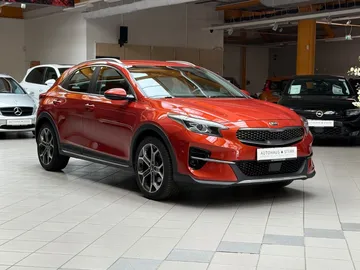 Car image 3