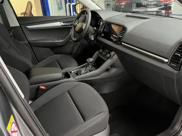 Car image 33