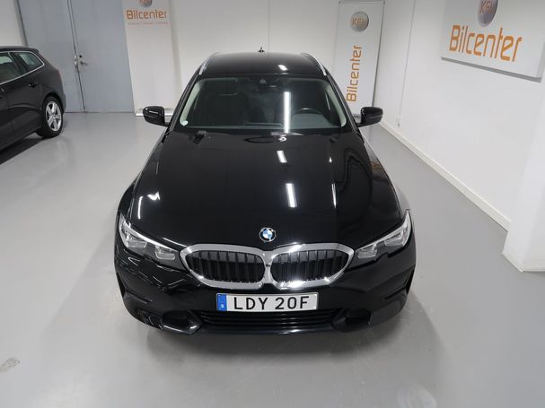 BMW 330 e Touring M Sport 216 kW image number 11