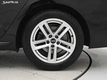 Car image 32