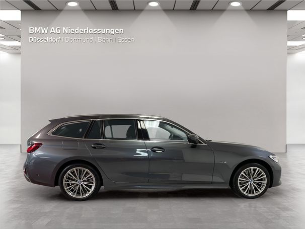 BMW 330e Touring xDrive 215 kW image number 3