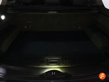 Car image 32