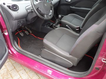 Car image 7