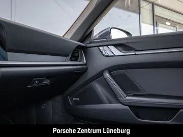 Car image 33