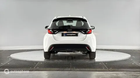 Car image 5