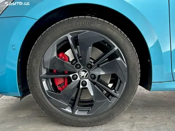 Car image 36