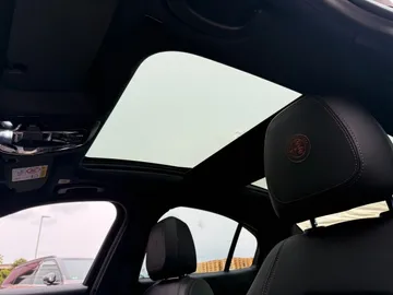 Car image 33