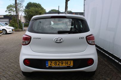 Car image 21