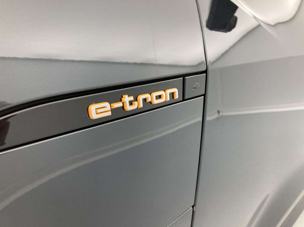 Audi e-tron 55 quattro Advanced 300 kW image number 33