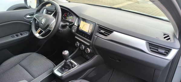 Car image 12