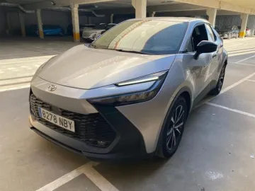 Car image 13