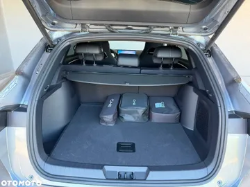 Car image 32