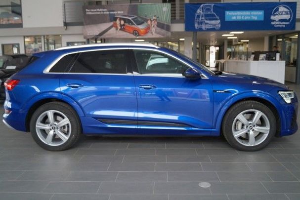 Audi e-tron 55 quattro S-line 300 kW image number 3