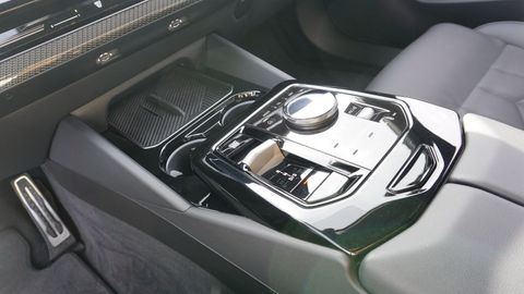 Car image 29