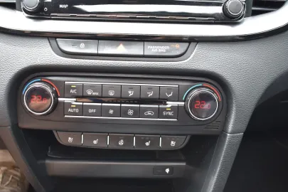 Car image 29