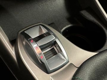 Car image 37