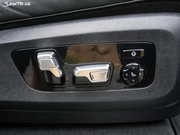 Car image 37