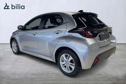Car image 4
