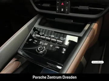 Car image 32