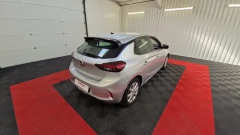 Car image 4