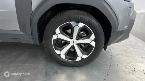 Car image 20