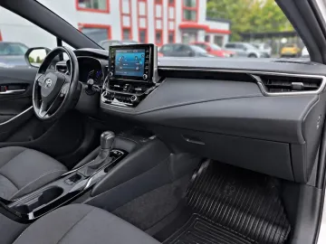 Car image 23