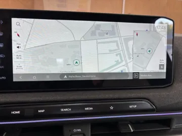 Car image 27