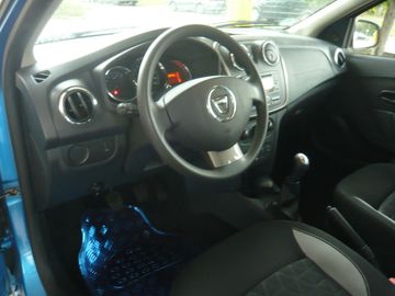 Car image 9