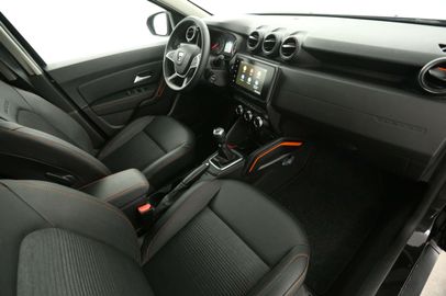 Car image 28