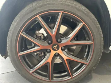 Car image 33