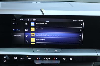 Car image 15