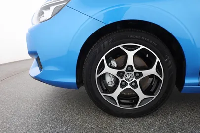 Car image 30