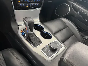 Car image 47