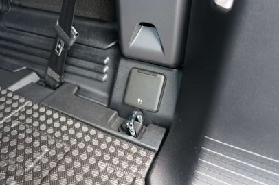 Car image 33