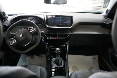 Car image 8